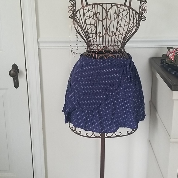 😎 2 for $17😎 Forever 21 polkadot wrap skirt navy blue - Picture 11 of 12
